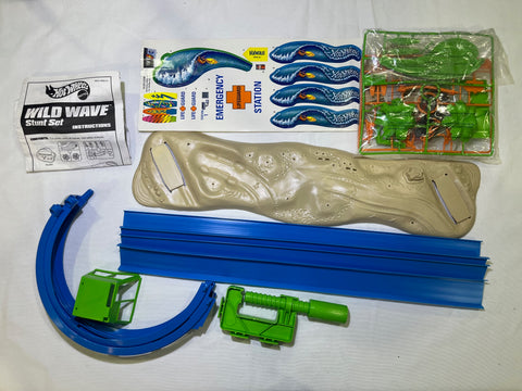 # 01110 - Hot Wheels "Wild Wave Stunt Set" - Complete