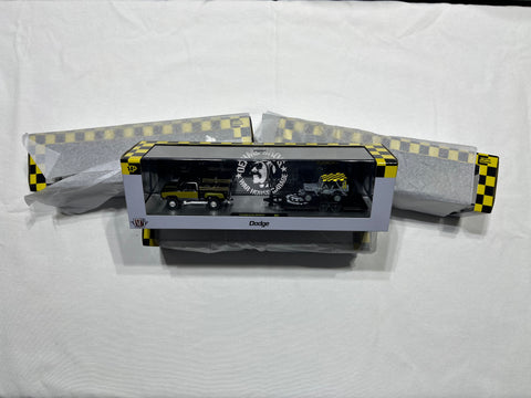 # 01251 - 1:64 M2 Machines AutoHaulers R81 Dodge War Horse Garage - 4 Pcs.