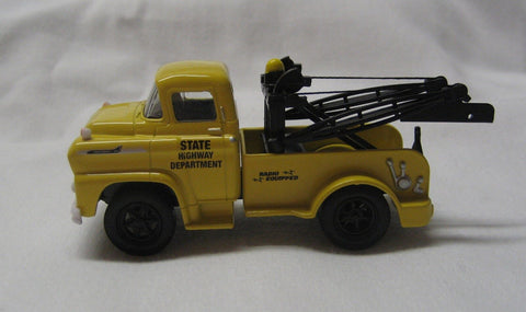 M2 Machines Trucks SPECIAL RELEASE - 1958 Chevrolet LCF Tow Truck - Truck 002