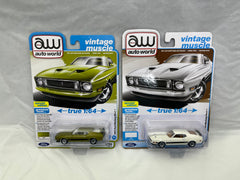 # 01270 - 1:64 AutoWorld 1973 Mustang Mach 1 Set - 2 Pcs.