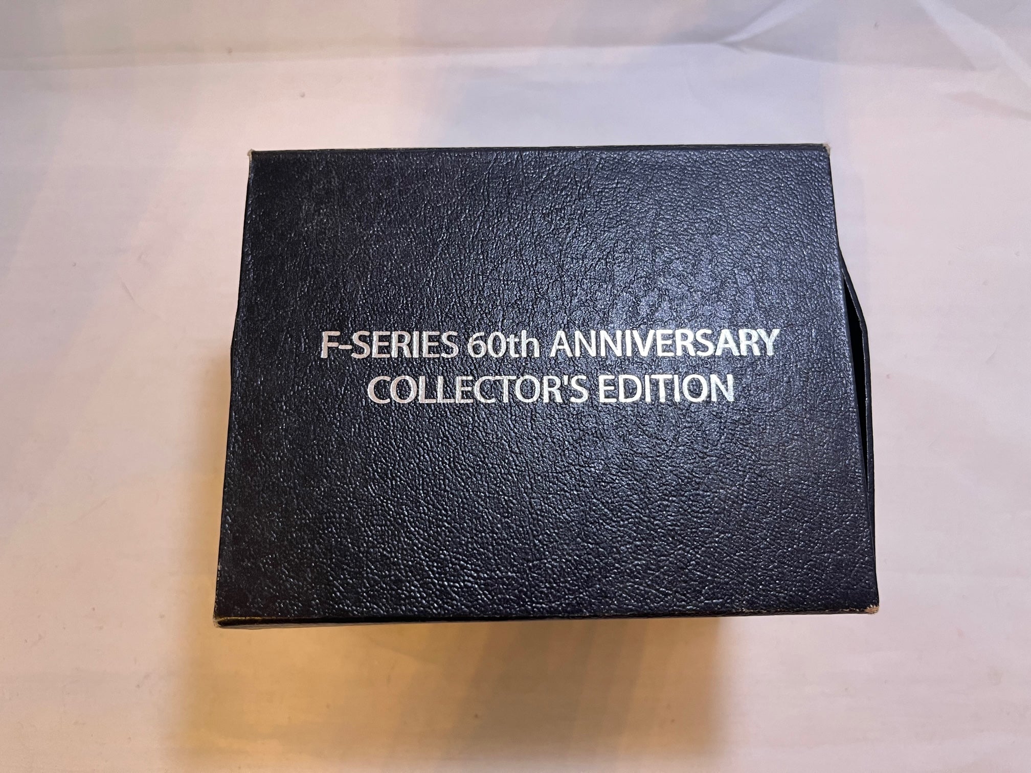 # 01033 - 1:64 Ford F-Series 60th Anniversary Collector's Edition - 1 ...