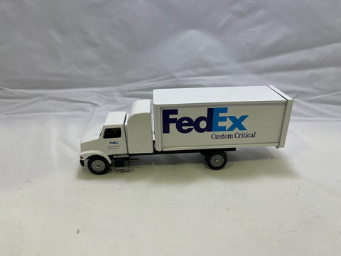# 01051 - 1:64 Winross FedEx Customs Critical Straight Truck - 1 Pc.